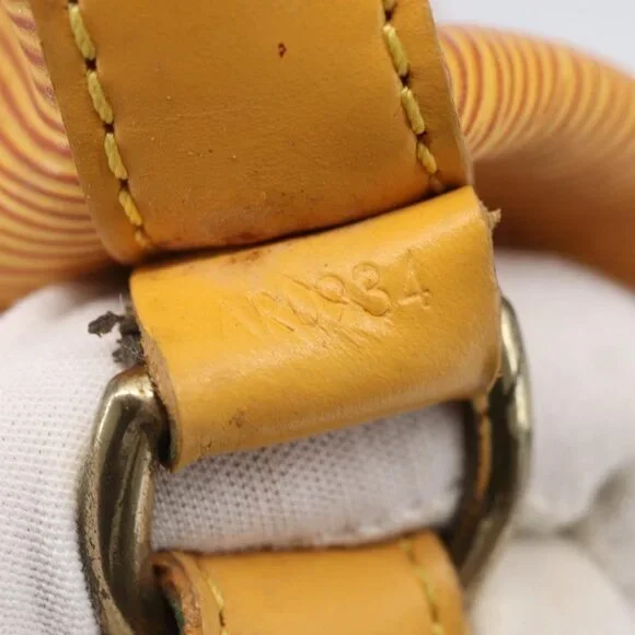 Authentic LOUIS VUITTON Epi Noe Shoulder Bag Tassili Yellow M44009 LV - Picture 4 of 16